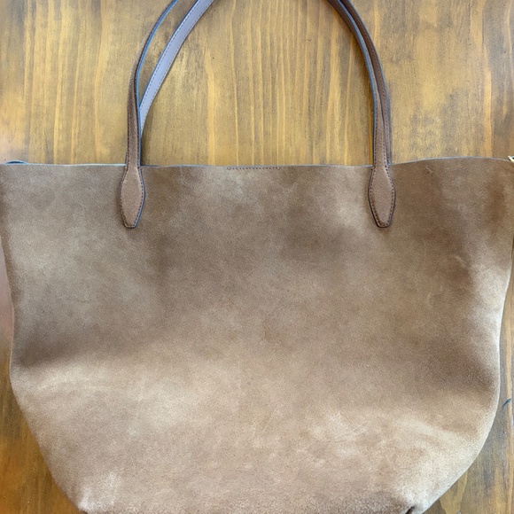 Madewell Oversized suede shopper tote (Dried Acorn) - Picture 2 of 9